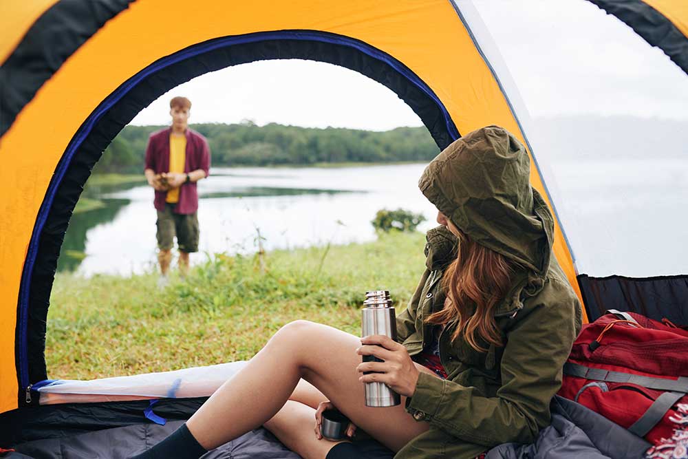 couple-camping